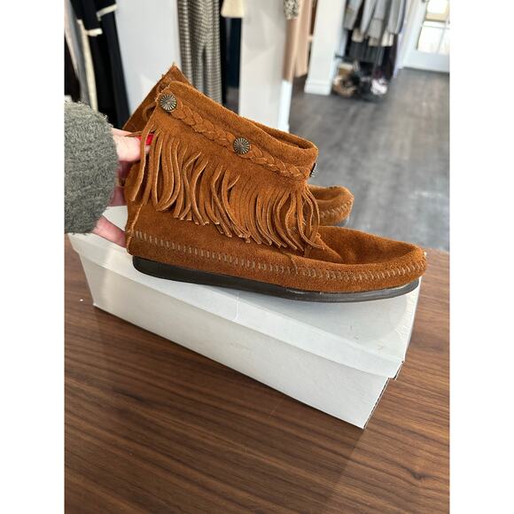 NIB Minnetonka High Top Back Zip Boot Size 6.5 - Picture 6 of 10